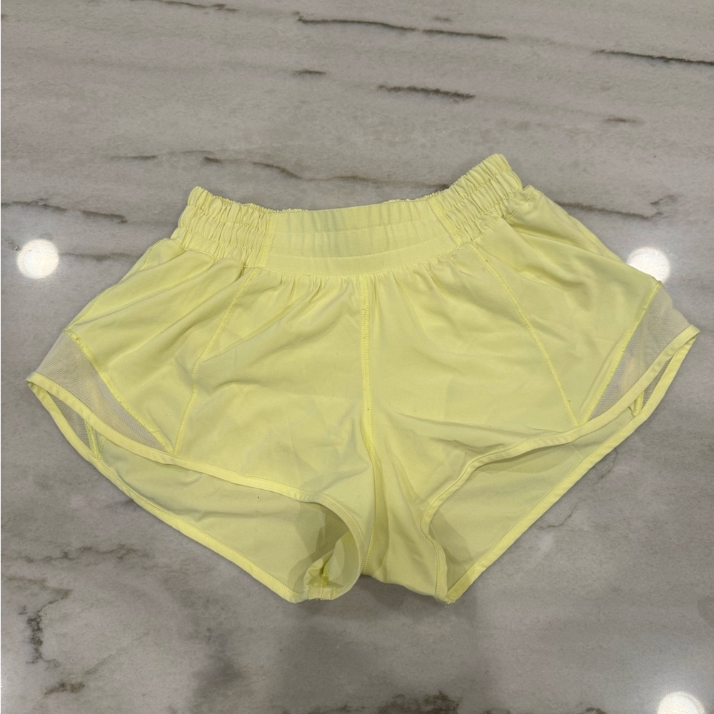 Lulu Lemon Hotty Hot 2.5 inch shorts